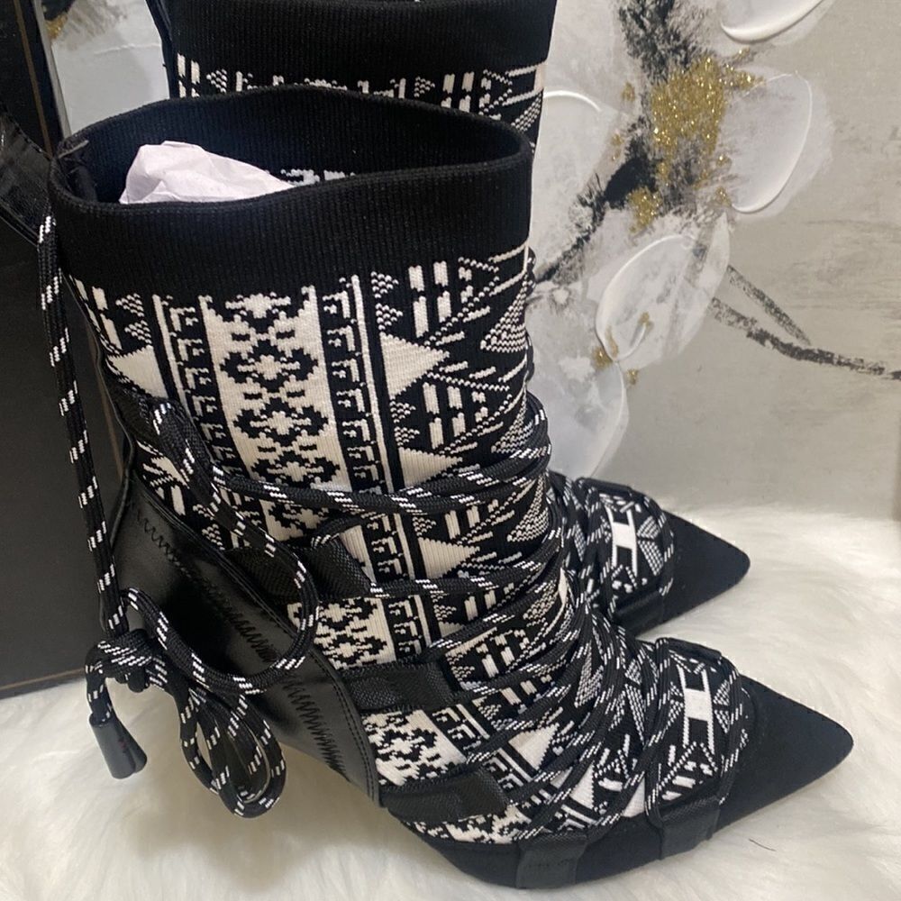 Stiletto Bootie Size 7.5 - Color- Black- White - Picture 4 of 6